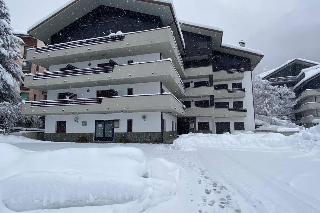 Il rifugio dello sciatore a 200 m dagli impianti. Aprica Esterno foto